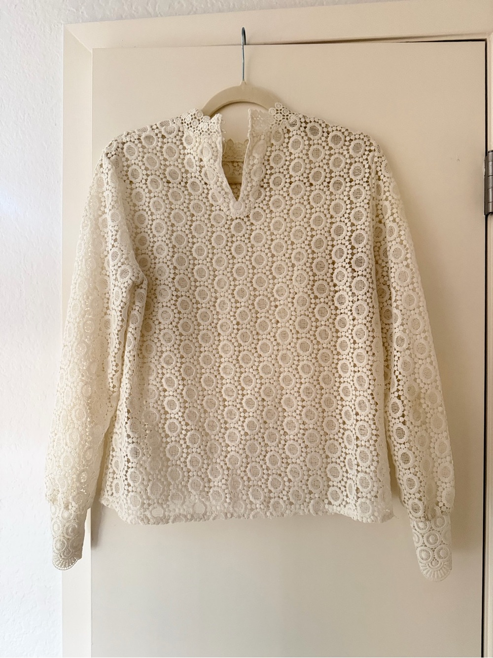 H&M Cream Floral Crochet Long Sleeve Top - Picture 3 of 3